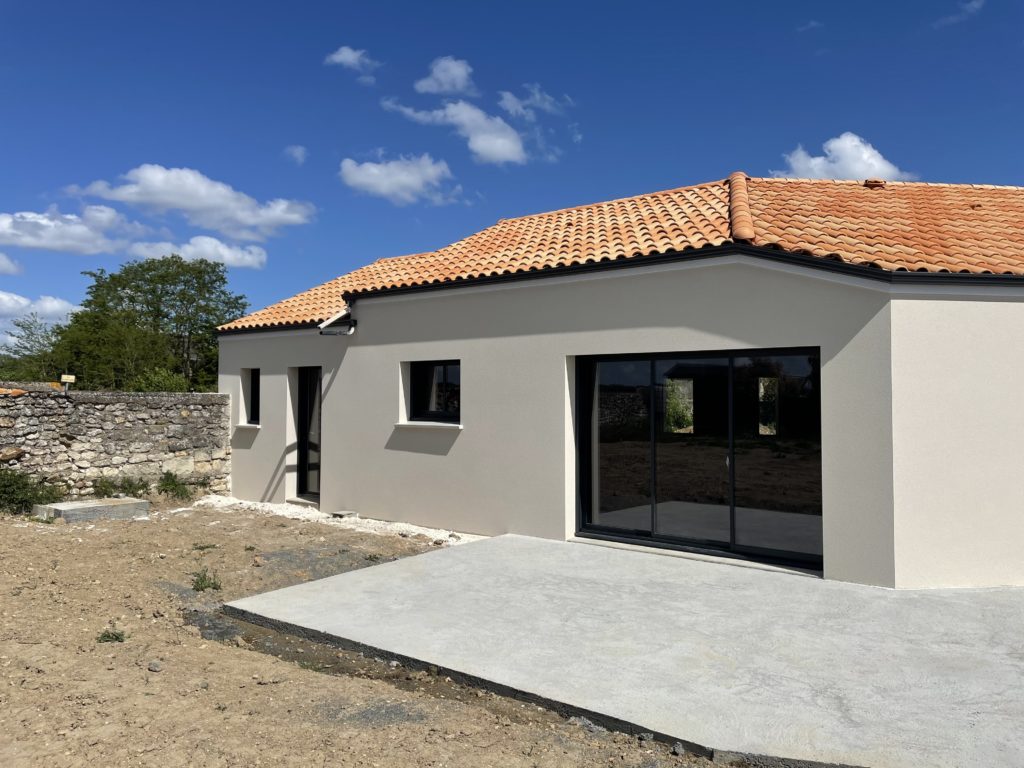 maison neuve vaudelnay